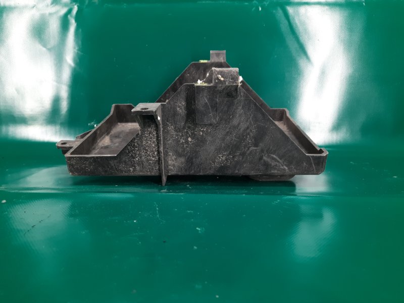 Полка аккумулятора CX-9 06-16 2008 Внедорожник 3.7