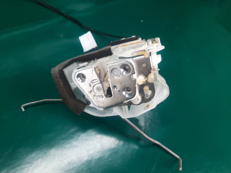 Замок двери передний левый IMPREZA WRX 10-14 GH 2014 Хетчбек 2.5 EJ255