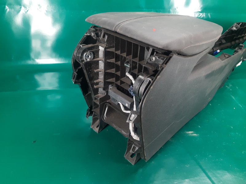 Подлокотник TLX 14-17 2015 Седан 2.4