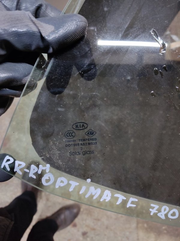 Стекло двери глухое заднее правое OPTIMA TF 11-16 Стекло двери глухое заднее правое OPTIMA TF 11-16