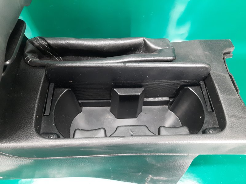 Подлокотник KIZASHI 09-14 2011 Седан 2.4 Подлокотник KIZASHI 09-14 2011 Седан 2.4