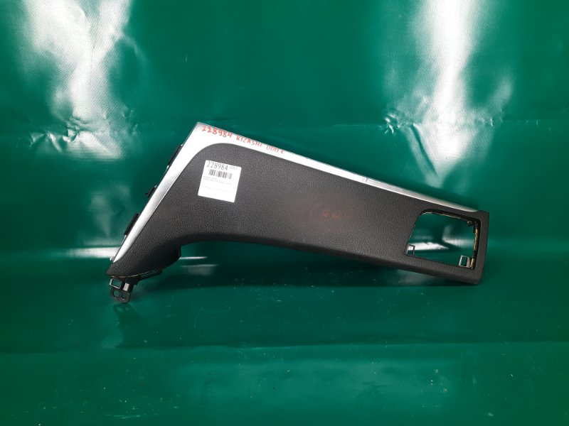 Накладка торпедо правая SUZUKI KIZASHI 09-14 2011 Седан 2.4 73850-57L10-HLF Б/У