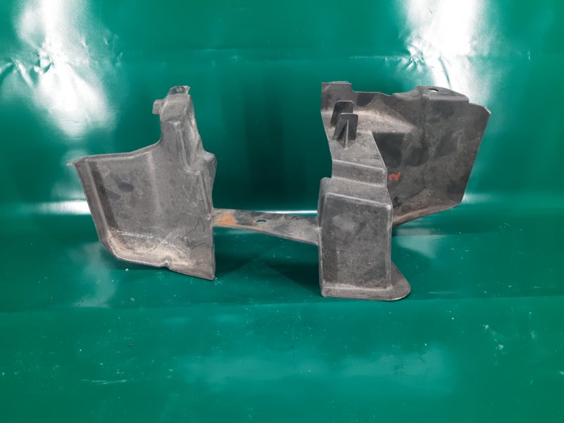 Дефлектор радиатора правый MAZDA CX-9 06-16 Внедорожник 3.7 Дефлектор радиатора правый MAZDA CX-9 06-16 Внедорожник 3.7