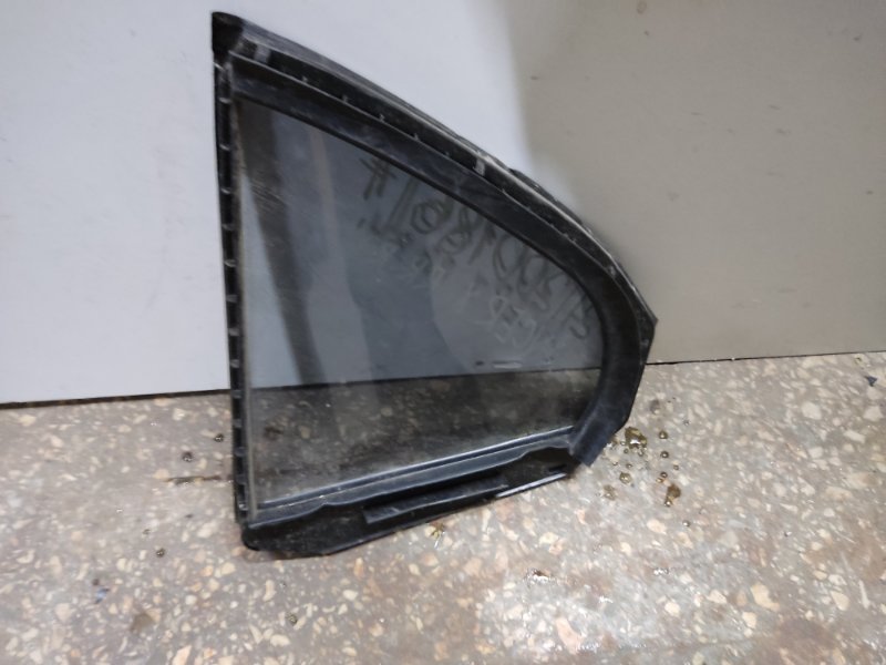 Стекло двери глухое заднее правое MITSUBISHI LANCER X 10 07-15 Стекло двери глухое заднее правое MITSUBISHI LANCER X 10 07-15