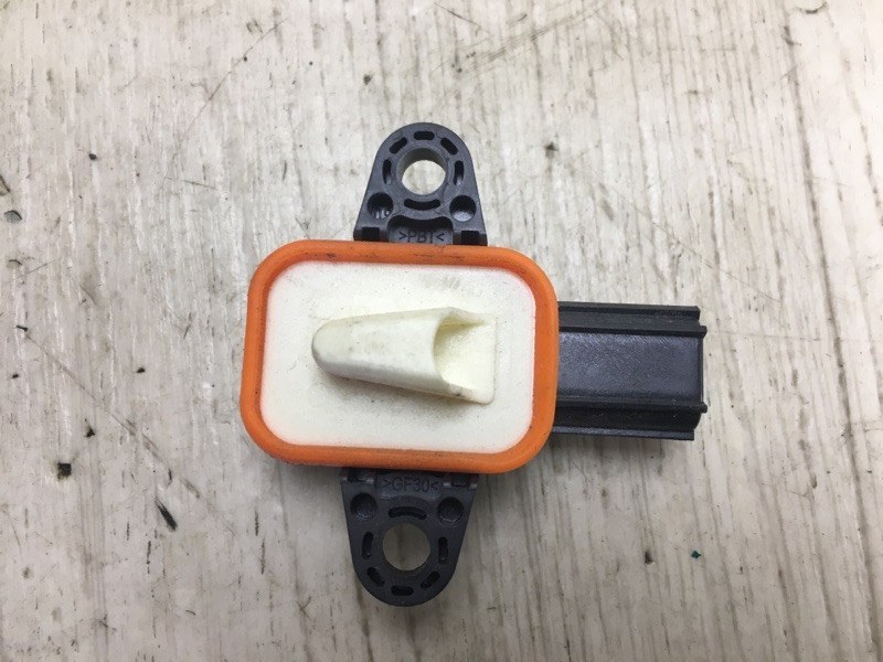 Датчик удара ESCAPE 12-19 2014 TM2 2.0 HDTX Датчик удара ESCAPE 12-19 2014 TM2 2.0 HDTX