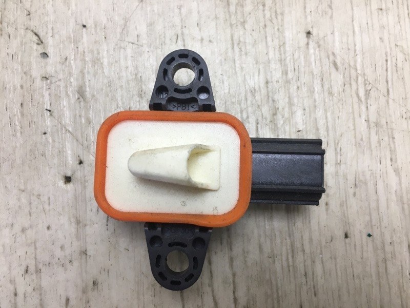 Датчик удара ESCAPE 12-19 2014 TM2 2.0 HDTX