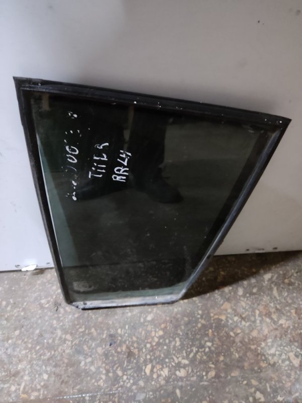 Стекло двери глухое заднее левое NISSAN TIIDA/VERSA C11 04-11 82263-ED00A Б/У