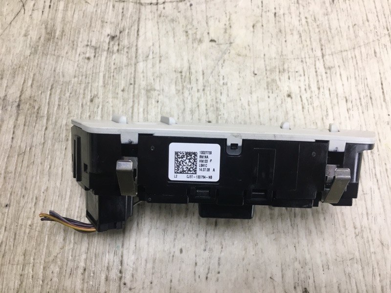 Кнопка ESCAPE 12-19 2014 TM2 2.0 HDTX