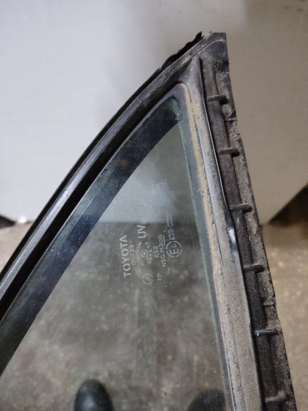 Стекло двери глухое заднее левое CAMRY 40 06-11 ACV40