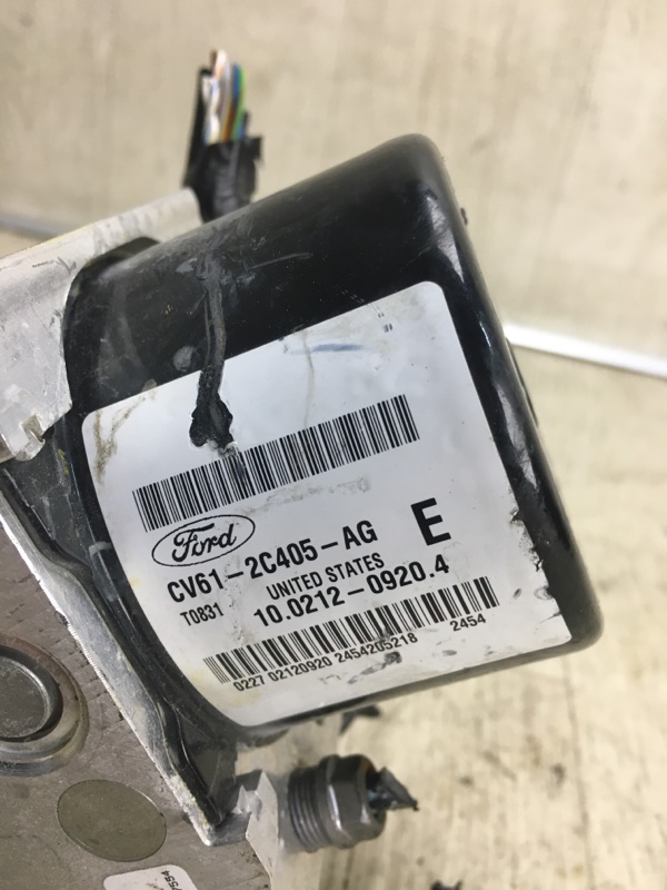 Блок ABS ESCAPE 12-19 2014 TM2 2.0 HDTX Блок ABS ESCAPE 12-19 2014 TM2 2.0 HDTX