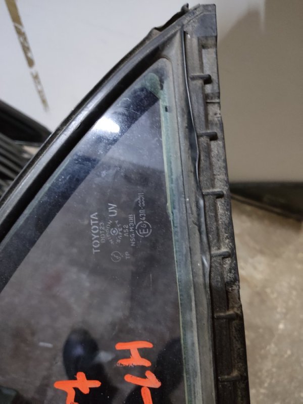 Стекло двери глухое заднее левое CAMRY 40 06-11 Стекло двери глухое заднее левое CAMRY 40 06-11