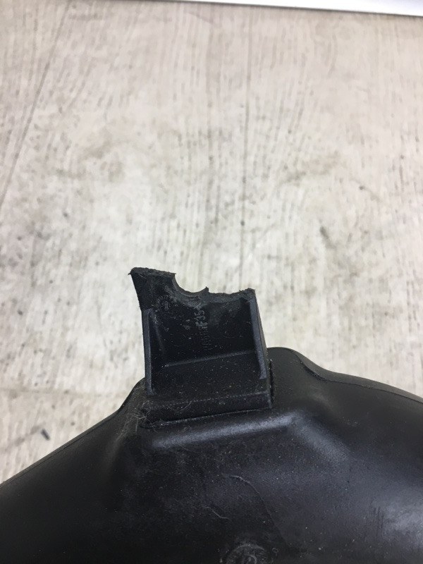 Патрубок интеркулера FORD ESCAPE 12-19 TM2 2.0 HDTX Патрубок интеркулера FORD ESCAPE 12-19 TM2 2.0 HDTX