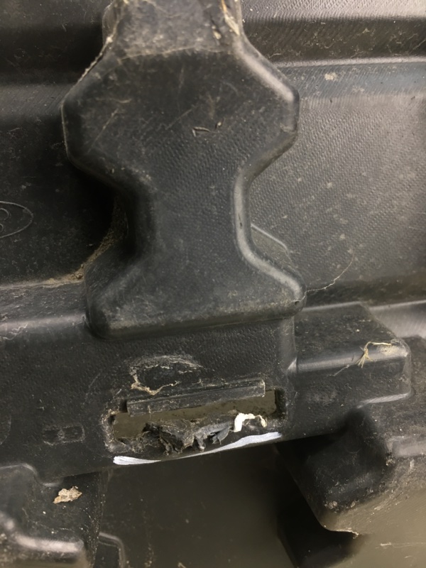 Наполнитель бампера задний FUSION 14- 2014 CD4 C25HDEX Наполнитель бампера задний FUSION 14- 2014 CD4 C25HDEX