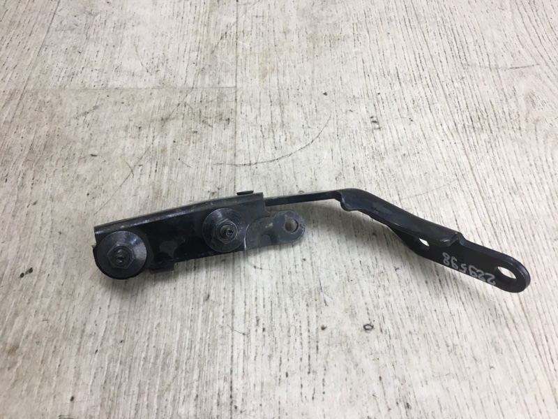 Петля крышки багажника правая NISSAN X-TRAIL/ROGUE T32 13-20 T32 2.5 QR25DE Петля крышки багажника правая NISSAN X-TRAIL/ROGUE T32 13-20 T32 2.5 QR25DE