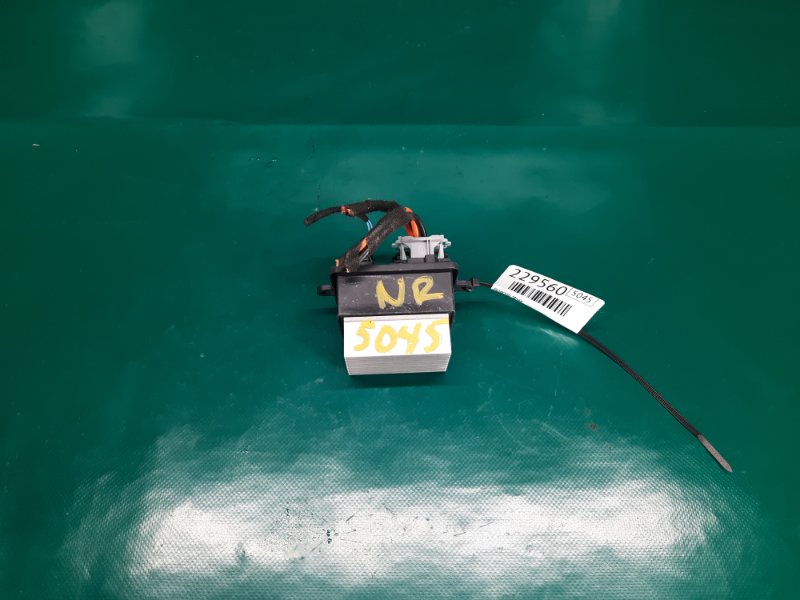 Запчасть резистор печки JEEP RENEGADE (BU) 14- 2020 Wagon 2.4L I4 ZERO EVAP M-AIR 68266515AA Б/У Резистор печки JEEP RENEGADE (BU) 14- 2020 Wagon 2.4L I4 ZERO EVAP M-AIR 68266515AA Б/У