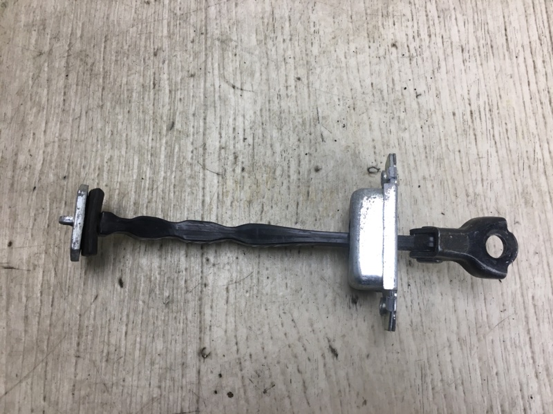 Ограничитель двери задний левый X-TRAIL/ROGUE T32 13-20 2015 T32 2.5 QR25DE Ограничитель двери задний левый X-TRAIL/ROGUE T32 13-20 2015 T32 2.5 QR25DE