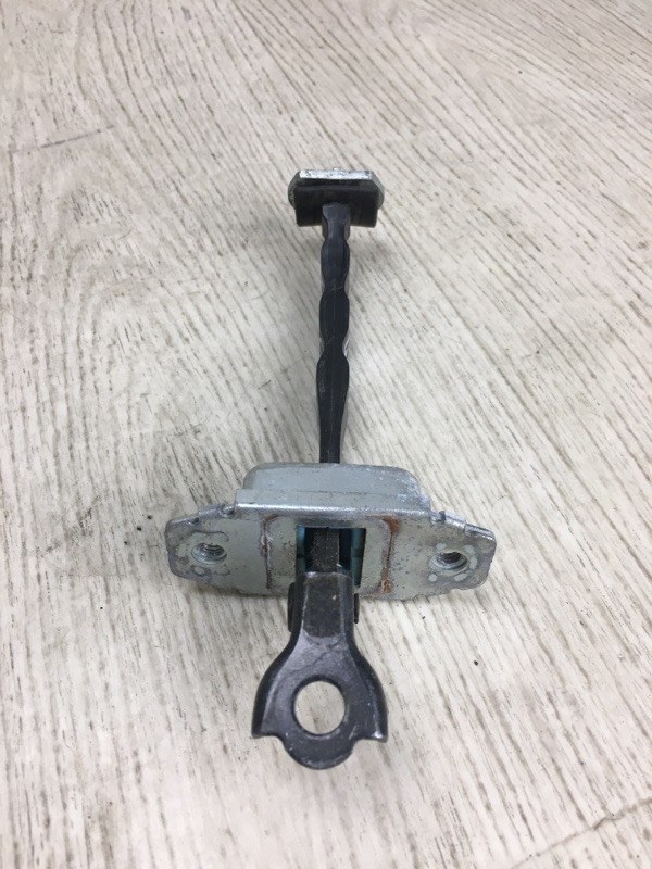 Ограничитель двери задний левый NISSAN X-TRAIL/ROGUE T32 13-20 T32 2.5 QR25DE Ограничитель двери задний левый NISSAN X-TRAIL/ROGUE T32 13-20 T32 2.5 QR25DE