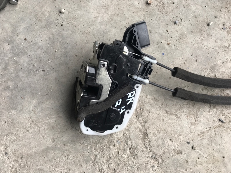 Замок двери задний правый Q50 15-20 2016 Седан 3.0 VR30DDTT