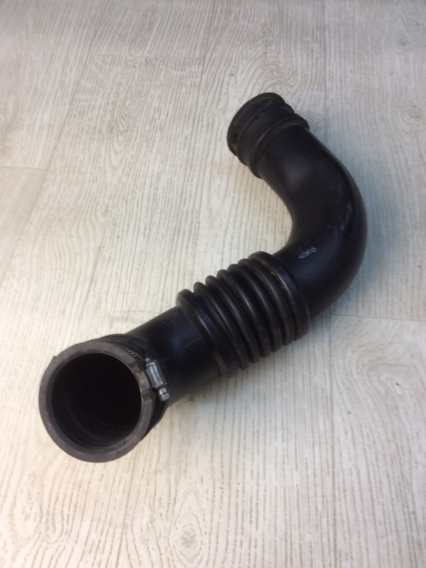 Патрубок воздушного фильтра PATRIOT 10-17 2015 MK74 2.4 ED3 Патрубок воздушного фильтра PATRIOT 10-17 2015 MK74 2.4 ED3