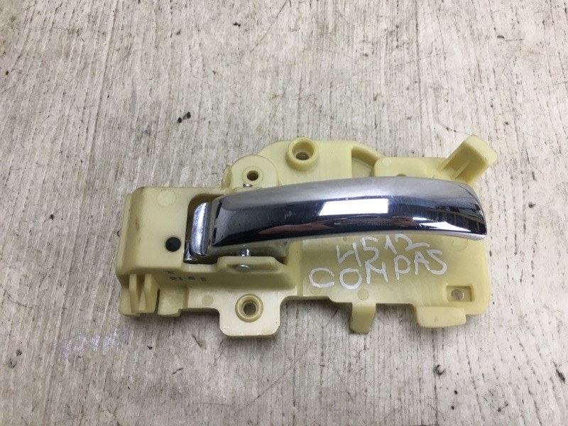Запчасть ручка двери внутренняя передняя правая JEEP COMPASS 06-16 2016 MK49 2.0 ECN 1JU98SZ0AA Б/У Ручка двери внутренняя передняя правая JEEP COMPASS 06-16 2016 MK49 2.0 ECN 1JU98SZ0AA Б/У