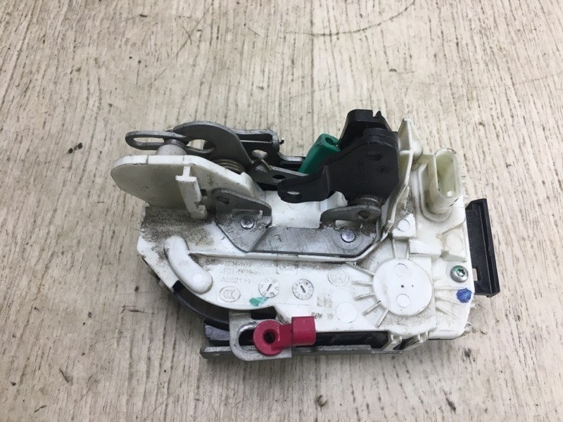 Запчасть замок двери задний левый JEEP COMPASS 06-16 2016 MK49 2.0 ECN 4589651AD Б/У Замок двери задний левый JEEP COMPASS 06-16 2016 MK49 2.0 ECN 4589651AD Б/У