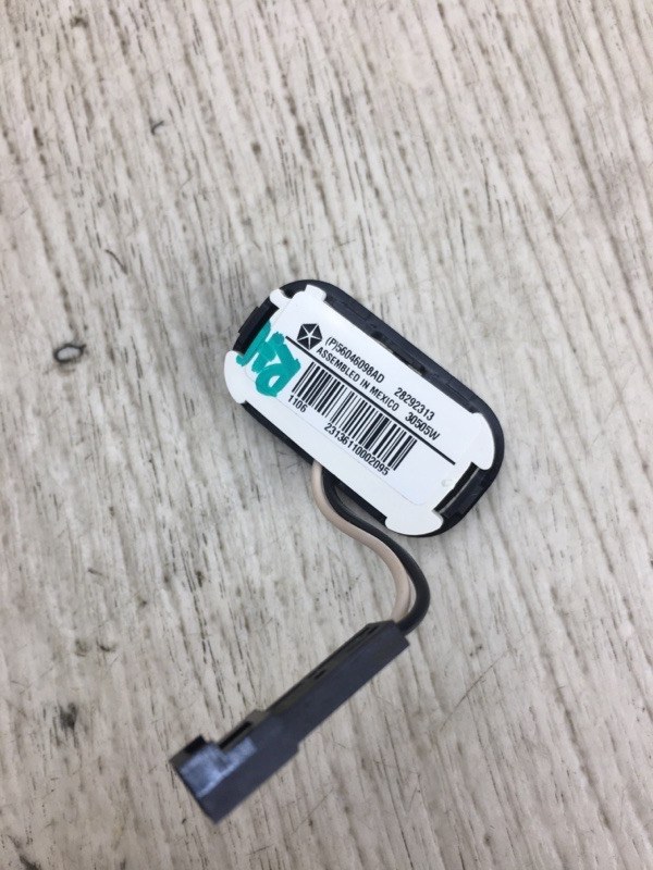 Кнопки на руль задние правые COMPASS 06-16 2016 MK49 2.0 ECN Кнопки на руль задние правые COMPASS 06-16 2016 MK49 2.0 ECN