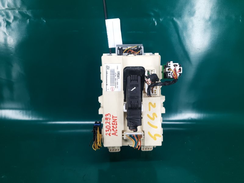 Блок предохранителей салон HYUNDAI ACCENT RB 10- 1.6L 4