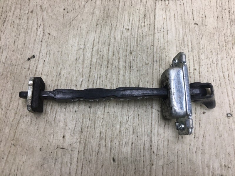 Ограничитель двери передний правый SONATA LF 2014- 2015 LF 2.4 G4KJ Ограничитель двери передний правый SONATA LF 2014- 2015 LF 2.4 G4KJ