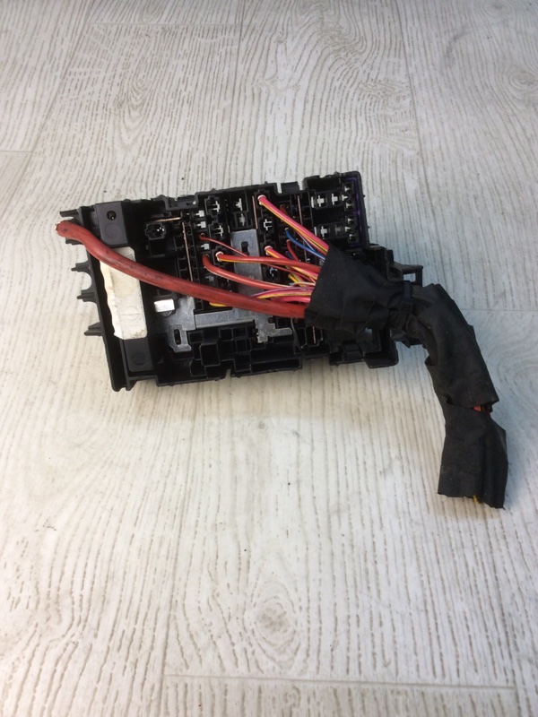 Блок предохранителей моторный отсек VOLKSWAGEN JETTA USA 10-17 162 CBTA 2.5L