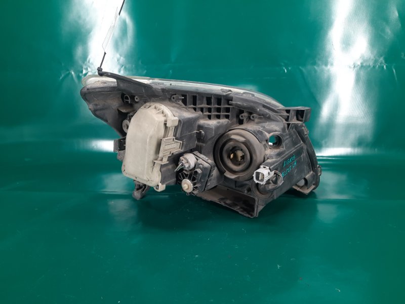 Фара передняя левая AVENSIS 03-08 Фара передняя левая AVENSIS 03-08