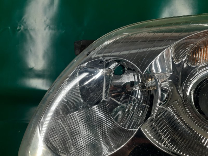 Фара передняя левая AVENSIS 03-08 Фара передняя левая AVENSIS 03-08