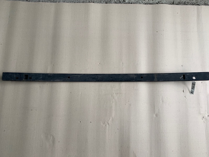 Усилитель переднего бампера TOYOTA CARINA E 92-98