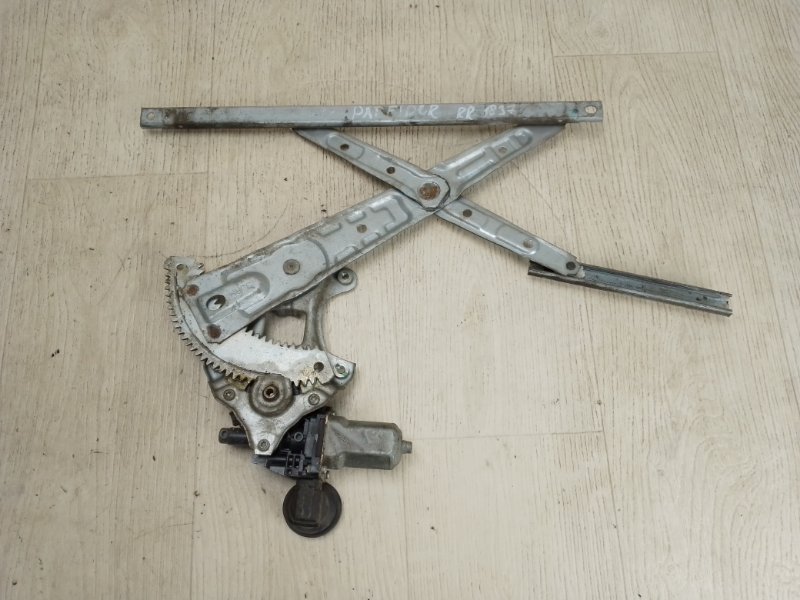 Стеклоподъемник задний правый NISSAN PATHFINDER R52 12-21 2013 R52 3.5 VQ35DE 82720-3KA0A Б/У