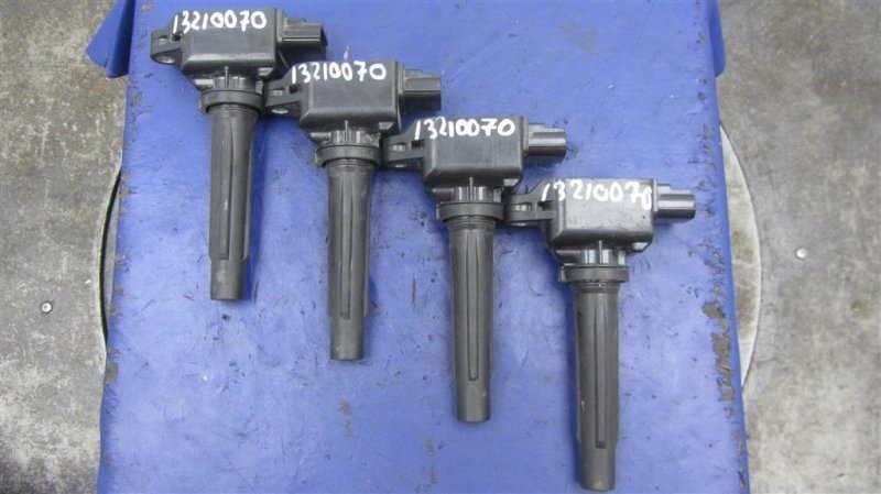 Запчасть катушка зажигания MAZDA 3 BL 09-13 2013 Седан 2.0 PE20-18-100 Б/У Катушка зажигания MAZDA 3 BL 09-13 2013 Седан 2.0 PE20-18-100 Б/У