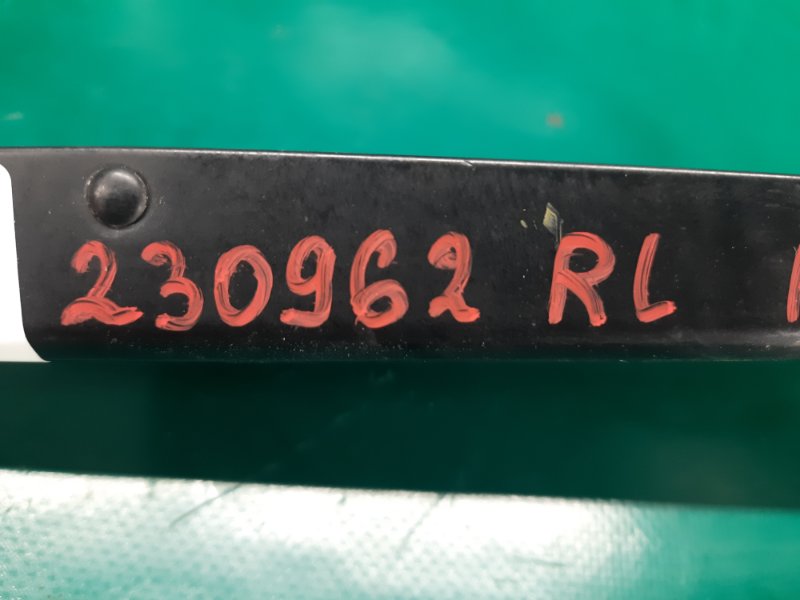 Поводок стеклоочистителя передний правый RL 05-12 2008 Седан 3.5 Поводок стеклоочистителя передний правый RL 05-12 2008 Седан 3.5