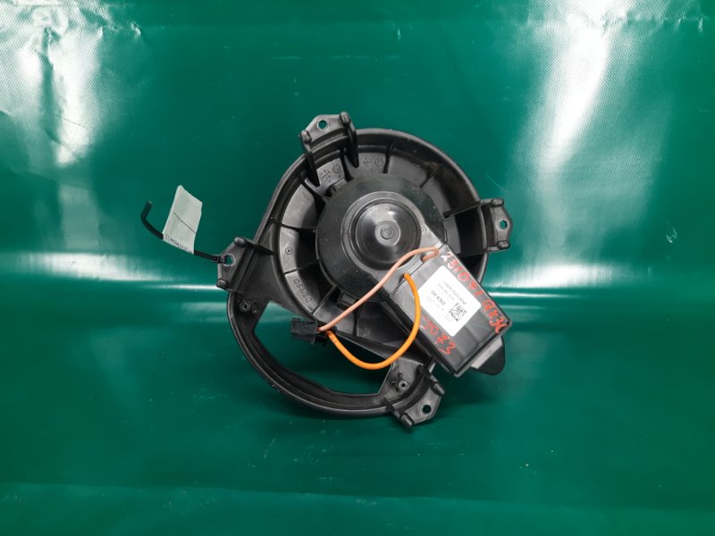 Моторчик печки QX30 16-20 2019 Внедорожник 2.0 20PET