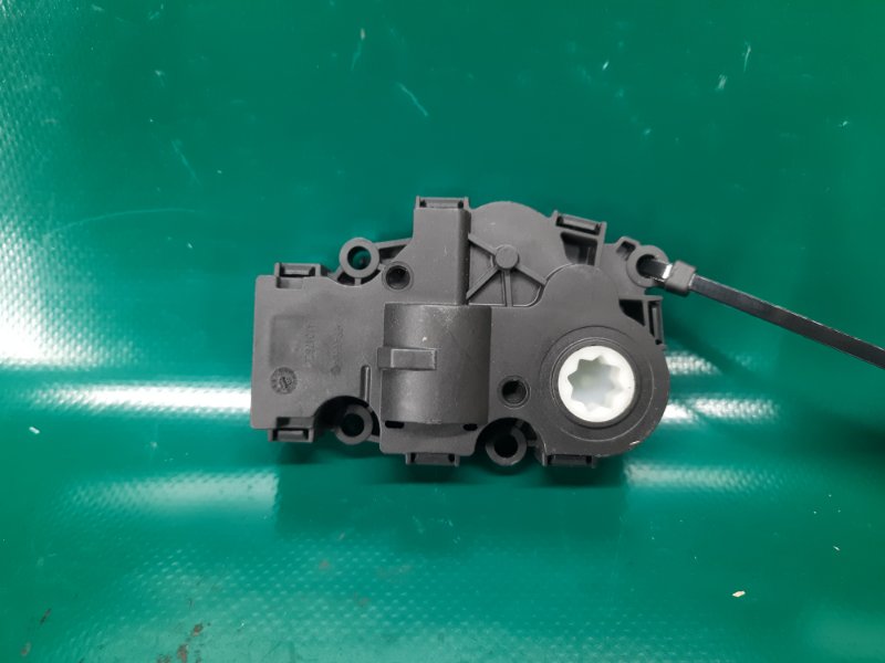 Моторчик заслонки печки INFINITI QX30 16-20 Внедорожник 2.0 20PET