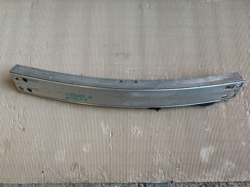 Усилитель переднего бампера ALTIMA L33 12-18 L33