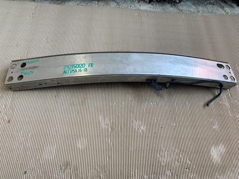 Усилитель переднего бампера ALTIMA L33 12-18 L33