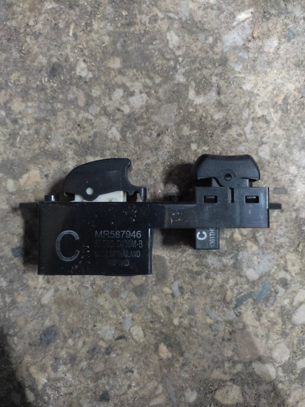 Кнопка стеклоподъемника передняя правая GALANT 03-12