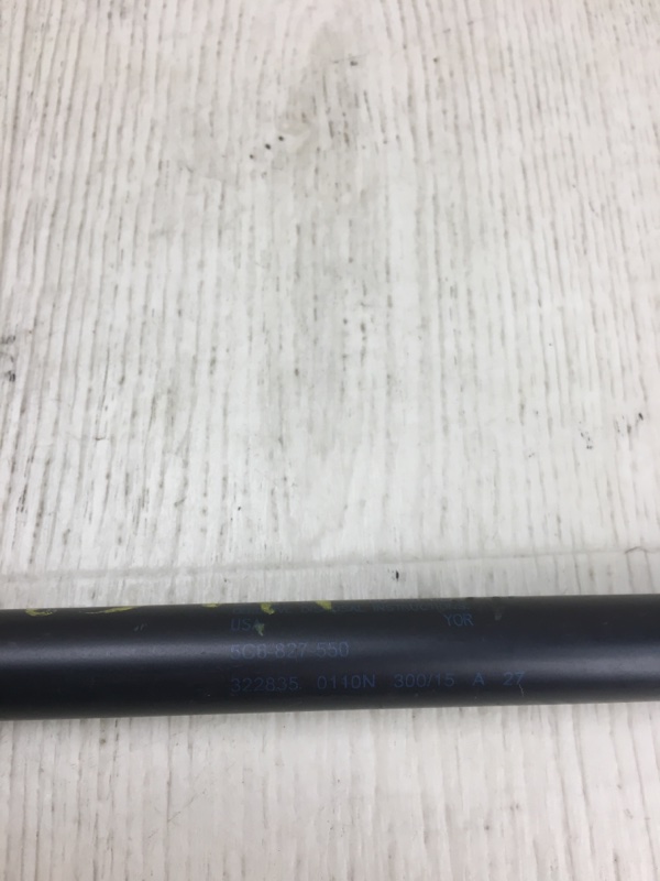 Амортизатор крышки багажника VOLKSWAGEN JETTA USA 10-17 162 1.4 CZTA Амортизатор крышки багажника VOLKSWAGEN JETTA USA 10-17 162 1.4 CZTA