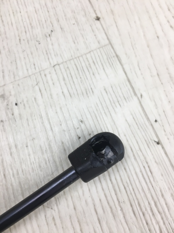 Амортизатор крышки багажника JETTA USA 10-17 2016 162 1.4 CZTA Амортизатор крышки багажника JETTA USA 10-17 2016 162 1.4 CZTA