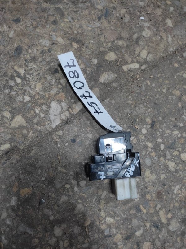 Запчасть кнопка стеклоподъемника SUBARU TRIBECA B9 05-07 83071XA01A Б/У Кнопка стеклоподъемника SUBARU TRIBECA B9 05-07 83071XA01A Б/У