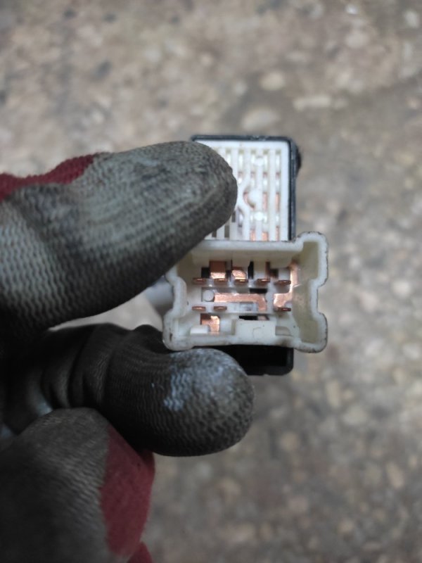 Кнопка стеклоподъемника SUBARU TRIBECA B9 05-07 Кнопка стеклоподъемника SUBARU TRIBECA B9 05-07