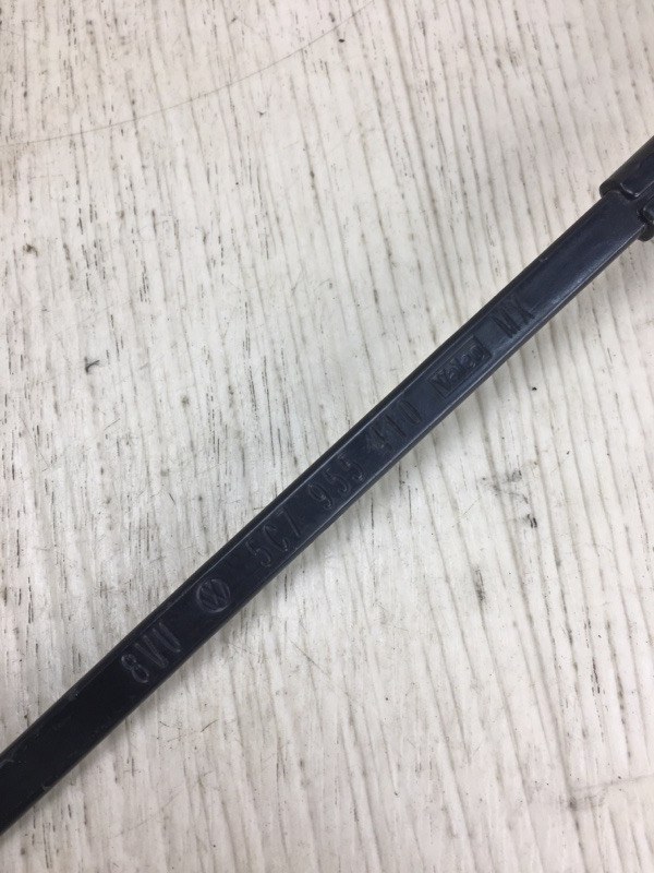 Поводок стеклоочистителя передний правый VOLKSWAGEN JETTA USA 10-17 162 1.4 CZTA