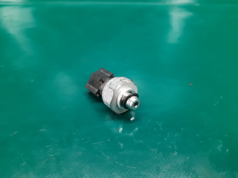 Датчик давления кондиционера HYUNDAI ELANTRA MD 10-15 2011 Седан 1.8L DOHC MPFI D-CVVT 97721-3K000 Б/У