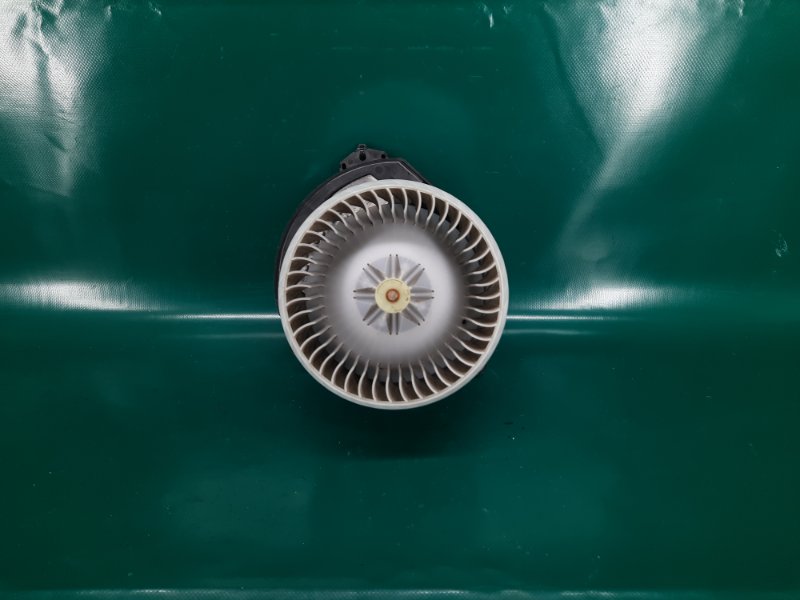 Моторчик печки JEEP CHEROKEE 14- 3.2L 6 Моторчик печки JEEP CHEROKEE 14- 3.2L 6