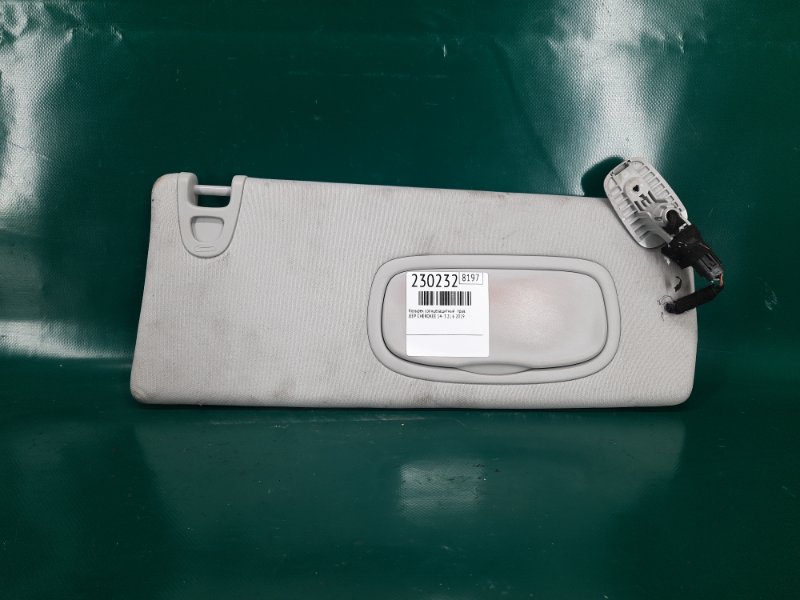 Козырек солнцезащитный правый CHEROKEE 14- 2019 3.2L 6 Козырек солнцезащитный правый CHEROKEE 14- 2019 3.2L 6