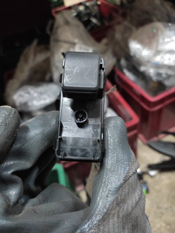 Кнопка стеклоподъемника 3 BM 13-19 2014 Седан 2.0L 4 Кнопка стеклоподъемника 3 BM 13-19 2014 Седан 2.0L 4