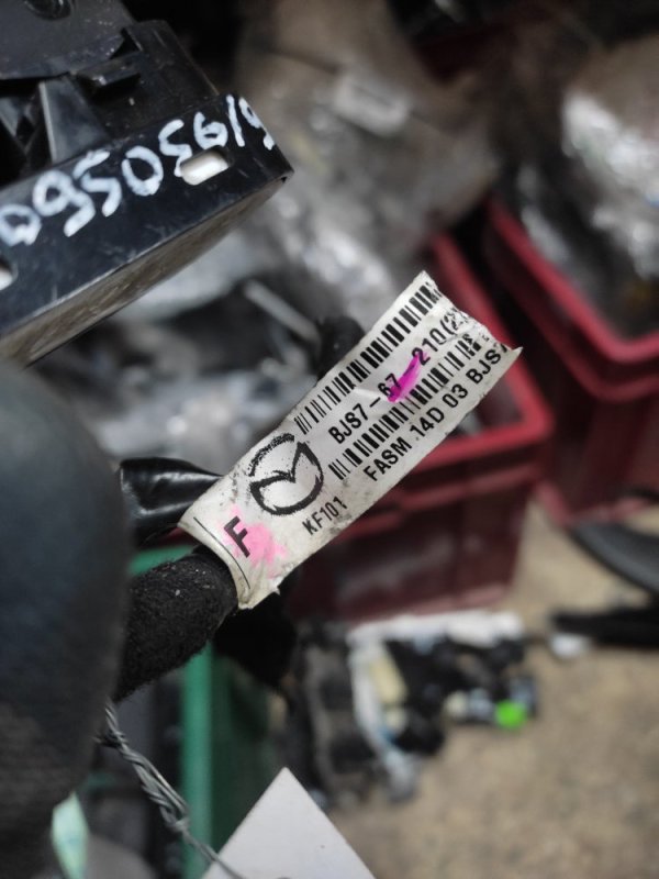 Кнопка стеклоподъемника MAZDA 3 BM 13-19 Седан 2.0L 4 Кнопка стеклоподъемника MAZDA 3 BM 13-19 Седан 2.0L 4